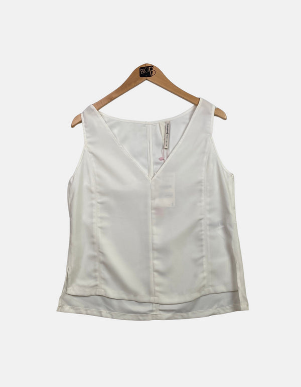 White blouse FM